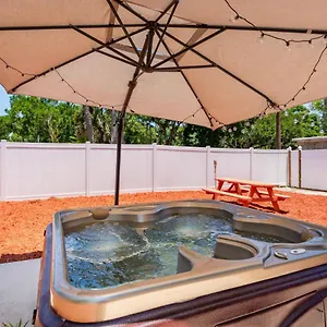 Cozy Jacuzzi Heart Of Holiday home