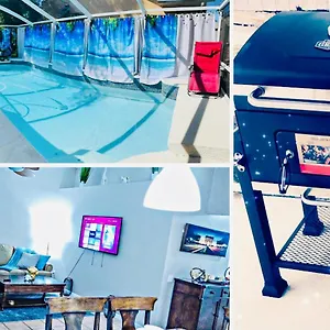 Cozy Pool House Close To Attractions In Holiday home