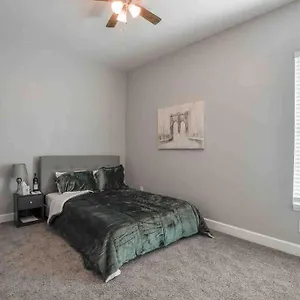 Entire House-comfy/close To Downtown/ybor Holiday home