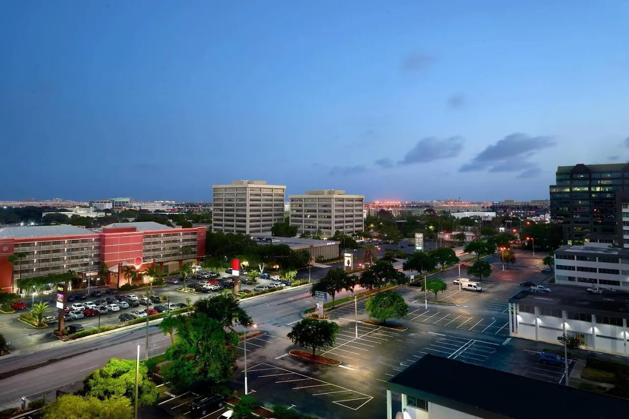 Marriott Tampa Westshore 3*,